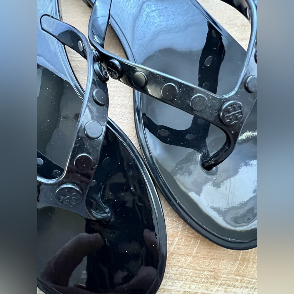 TORY BURCH Studded Jelly Flip Flop in Black Size 8 New - Picture 9 of 11